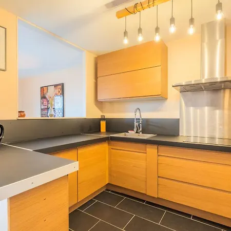 2 Bedroom With Balconies & Private Parking لا مادلين