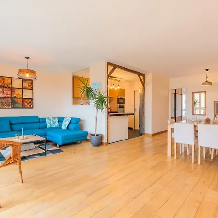 2 Bedroom With Balconies & Private Parking